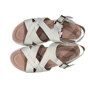Mysoft NWT Womens comfy walking Beige Strappy Sandals With Buckle Closure & Air